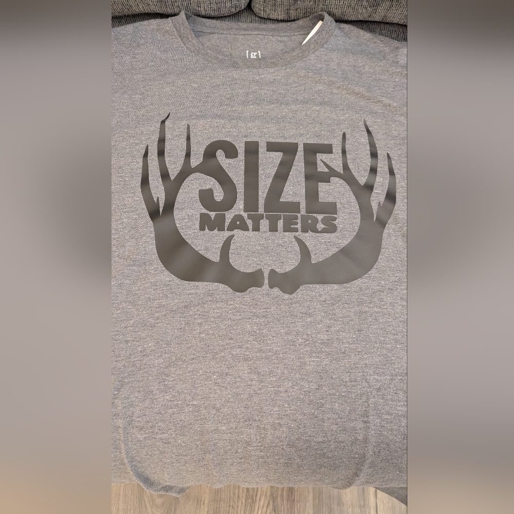 Custom Made- Size Matters' Graphic Tee